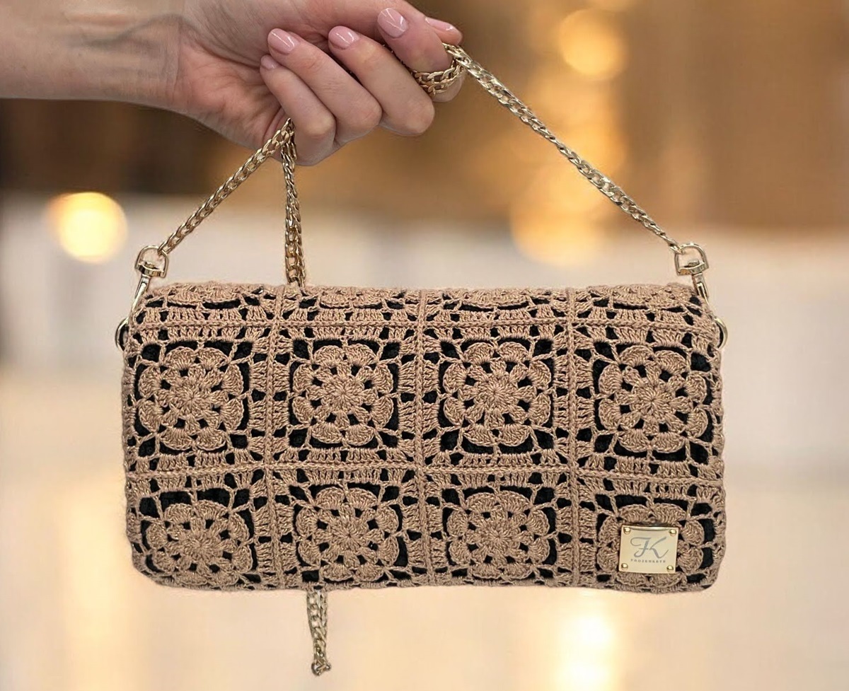 You are currently viewing Torebka Frozen Keys – idealny prezent świąteczny dla wyjątkowej kobiety