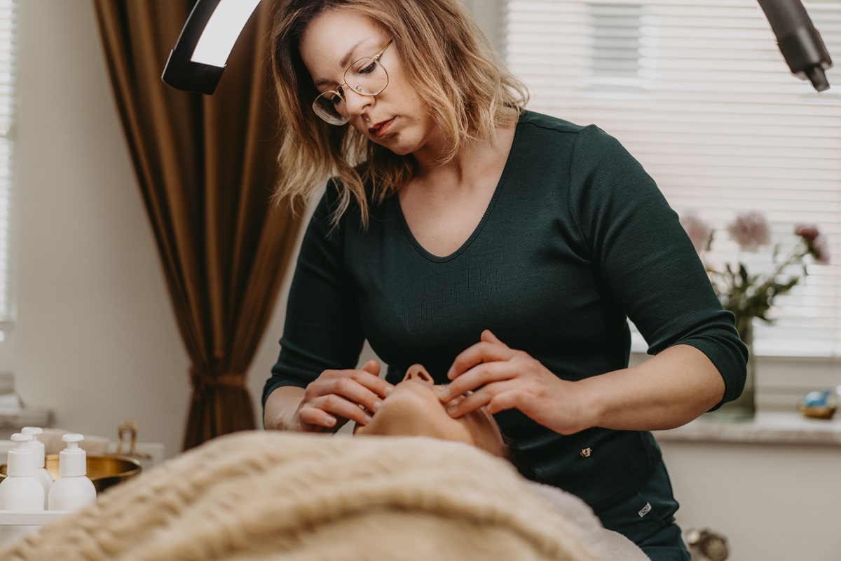 You are currently viewing Dlaczego warto wypróbować masaż Kobido? Efekty, które Cię zaskoczą!