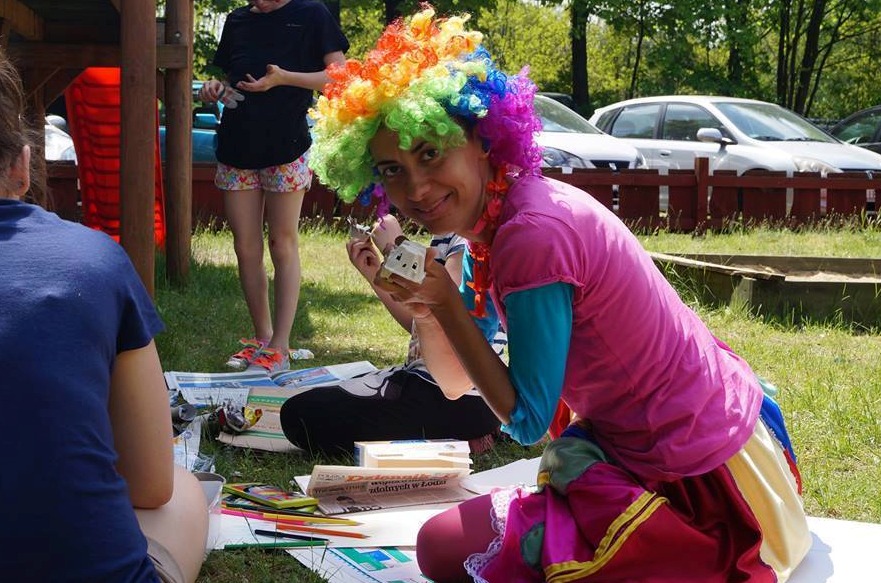 You are currently viewing Eco-zabawy: upcykling w domu – twórz, baw się i ucz dzieci szacunku do natury!