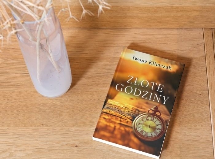 Książka dla kobiet o samotności „Złote godziny”