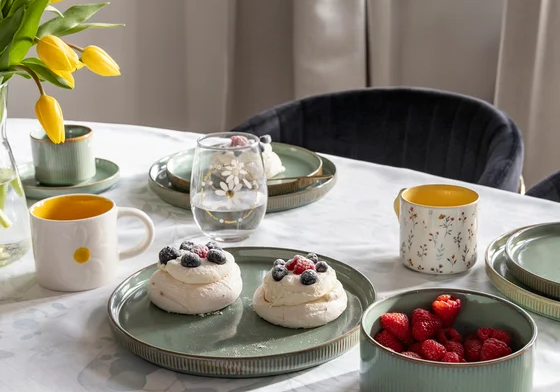 Read more about the article Wiosenne dekoracje stołu i kuchni z Rossmanna