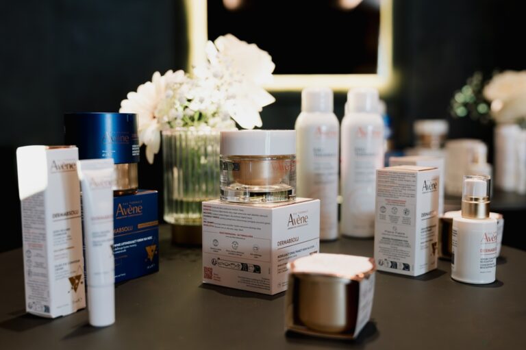 Read more about the article Olśniewaj pewnością siebie! Jak wygląda holistyczna pielęgnacja w duchu pro-age?