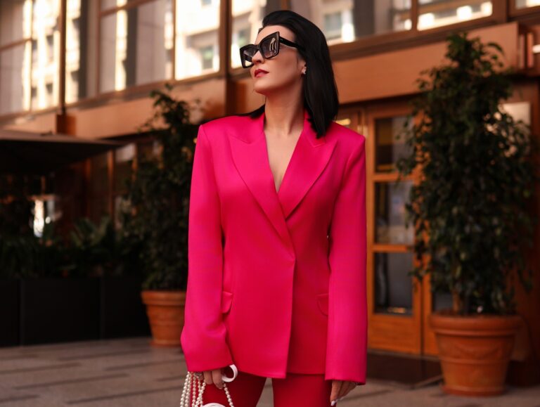 Read more about the article Wizerunek marek premium: jak ubierać się modnie, elegancko i ponadczasowo