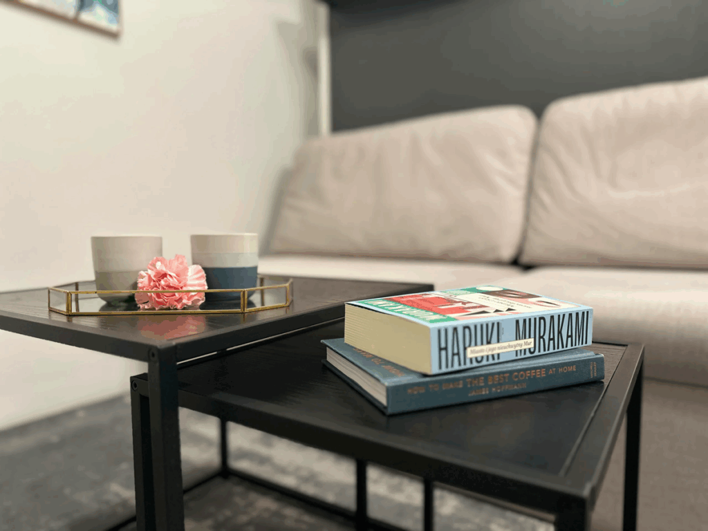 Jak urządzić małe wnętrza: praktyczne wskazówki i inspiracje