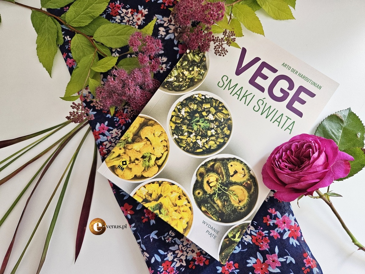 You are currently viewing Recenzja książki „Vege. Smaki świata” – roślinna podróż po całym świecie