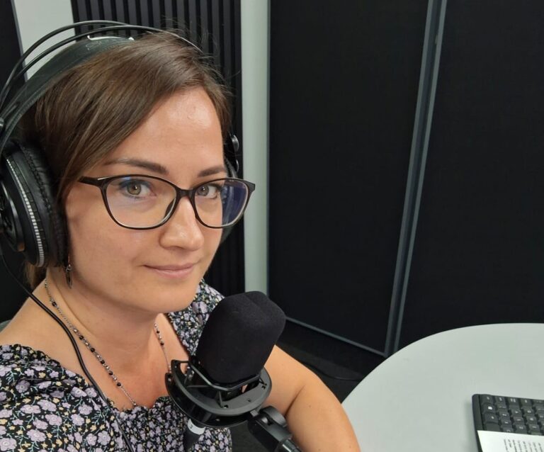 Read more about the article Ja po prostu kocham żyć – Monika Bartkowicz-Krzysztof o pasji, radiu, modzie i sile codzienności