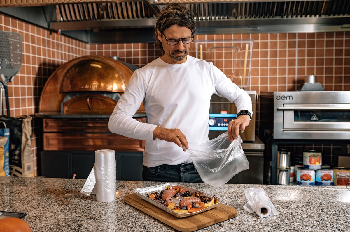 You are currently viewing Kiełbasa z grilla. Inspirujący przewodnik po letnich smakach z rusztu