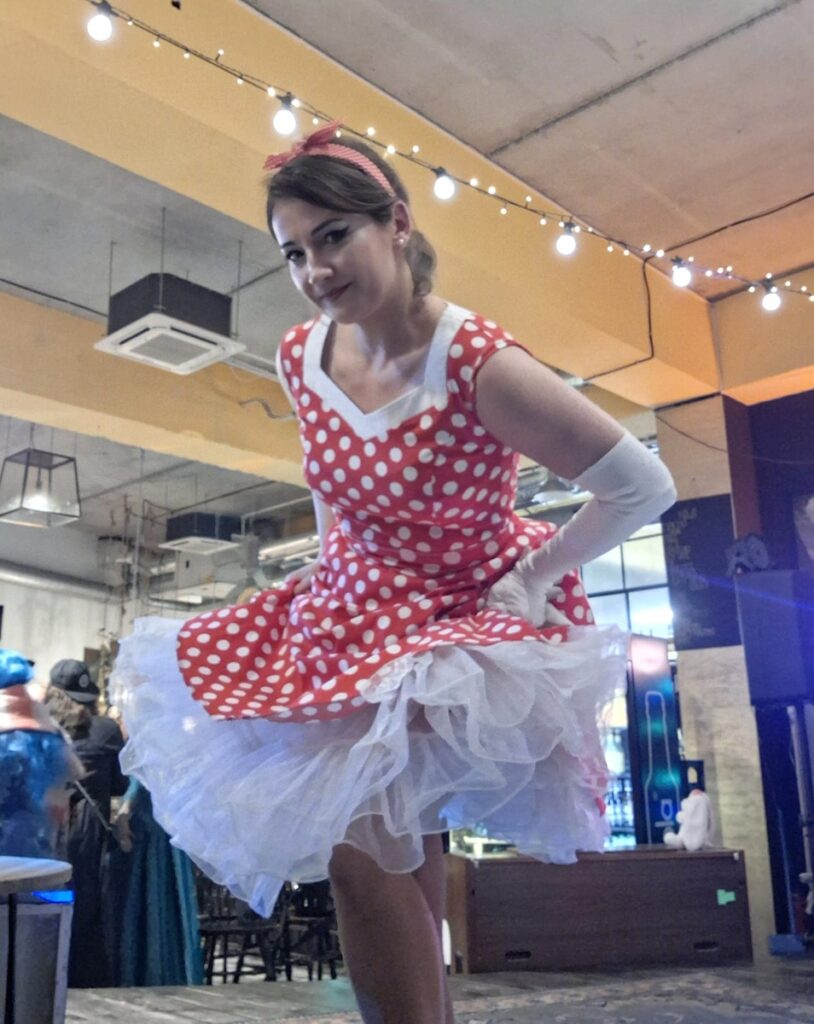 Ja po prostu kocham żyć – Monika Bartkowicz-Krzysztof o pasji, radiu, modzie i sile codzienności