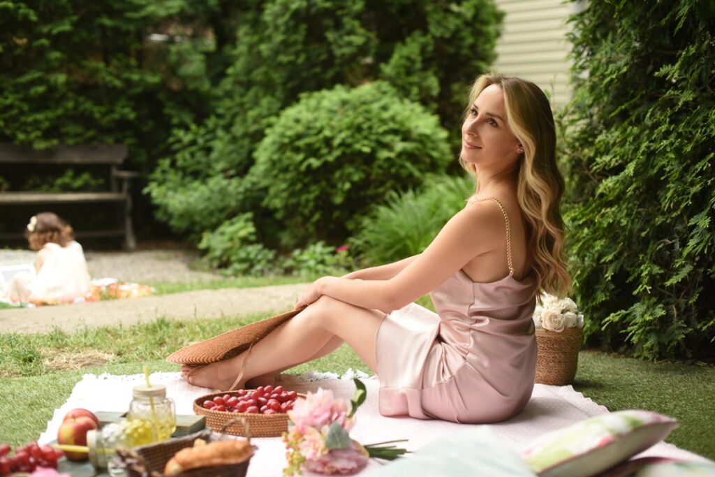 Wakacyjne rytuały dla kobiet – jak zadbać o siebie latem, odzyskać balans i radość życia