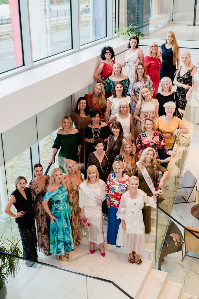 Projekt „Kwiat Dojrzałości” daje kobietom siłę, widoczność i nowe życie