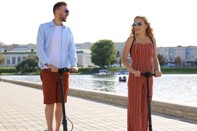 Read more about the article Letnie romanse – dlaczego wakacje sprzyjają zakochaniu (i rozczarowaniom)?