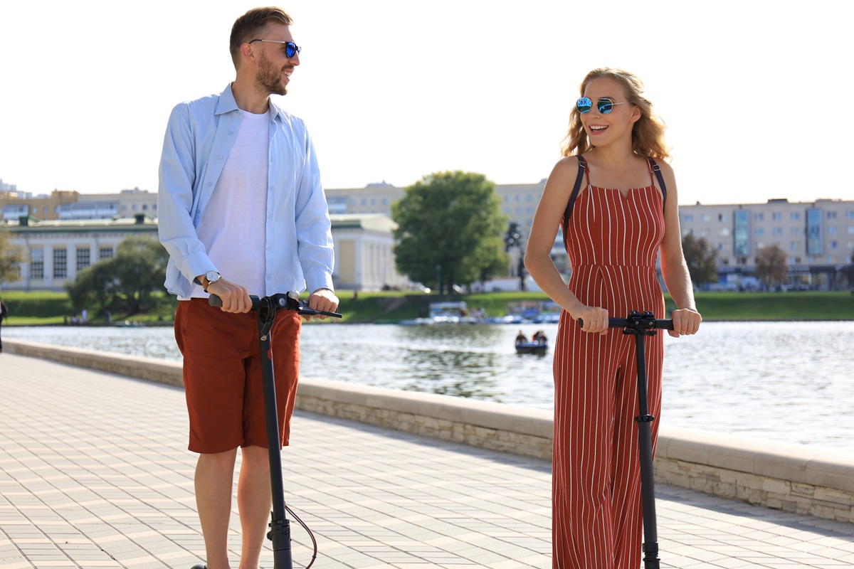 You are currently viewing Letnie romanse – dlaczego wakacje sprzyjają zakochaniu (i rozczarowaniom)?