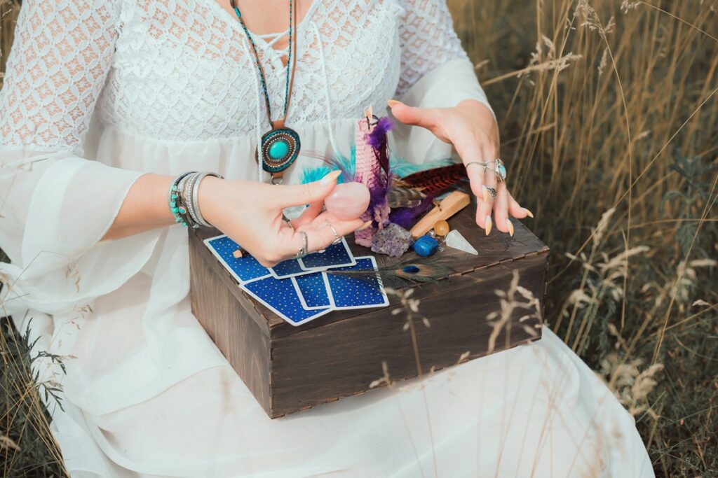 Rytuał zamknięcia lata – jak symbolicznie pożegnać sezon i zaprosić nową energię