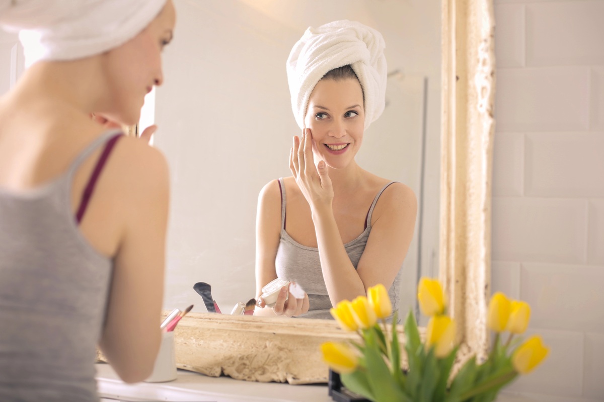 You are currently viewing Suplementy, dieta czy kosmetyki? Co naprawdę pomaga na problematyczną skórę