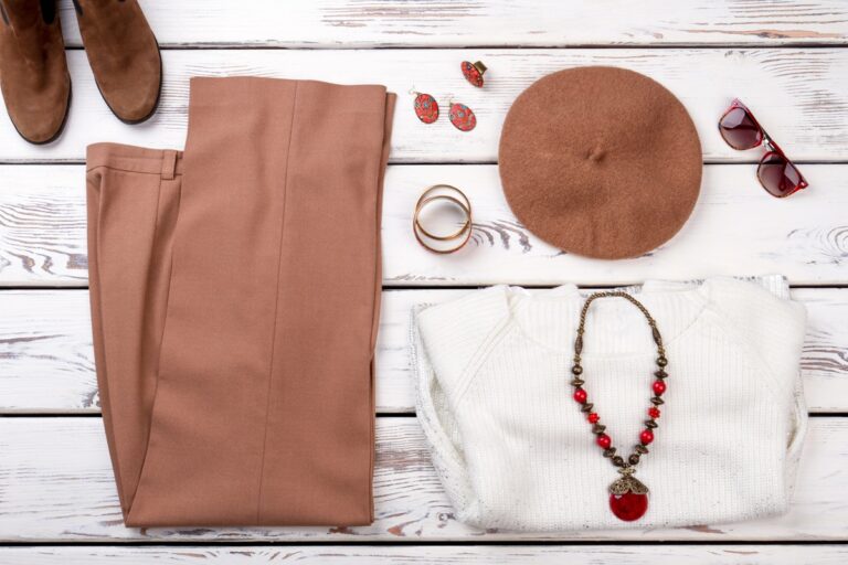 Read more about the article Moda we wrześniu 2025: kobiece outfity, które podbijają Instagram!