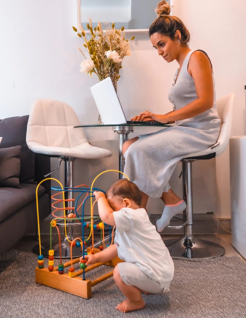 Organizacja dnia dla zapracowanej mamy – efektywne metody time-managementu