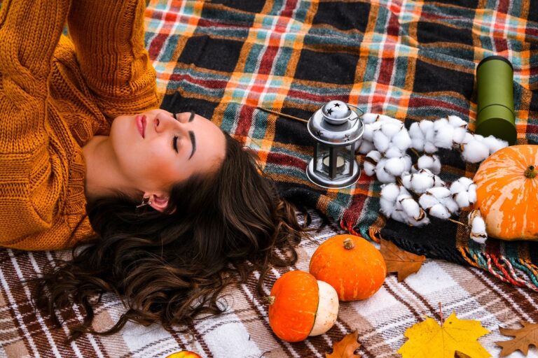 Read more about the article Halloween, dynie i życie po wakacjach – jak przetrwać październik pełen kontrastów