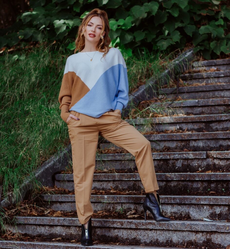 Jak nosić swetry i kamizelki tej jesieni, by wyglądać stylowo i czuć się pewnie