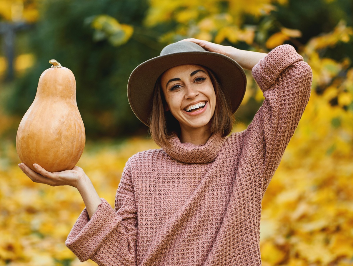 You are currently viewing Jesienne trendy lifestyle 2025 – co pokochały kobiety tej jesieni