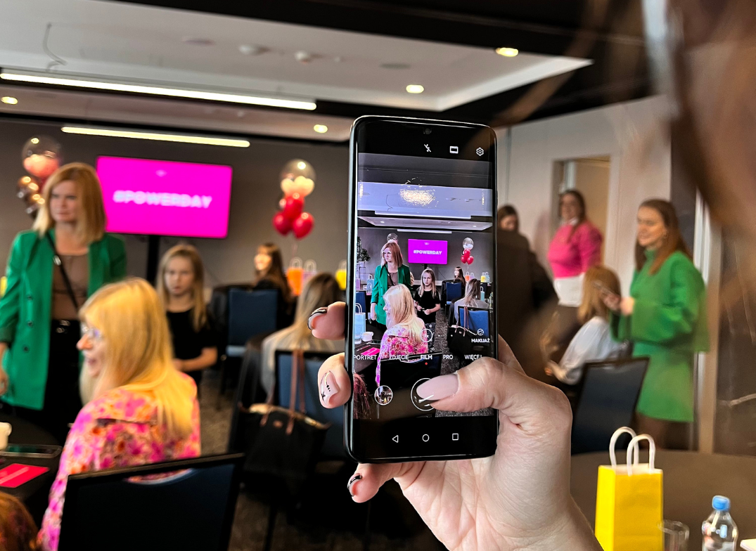 You are currently viewing #POWERDAY 2025 – konferencja o ODWADZE dla kobiet w biznesie