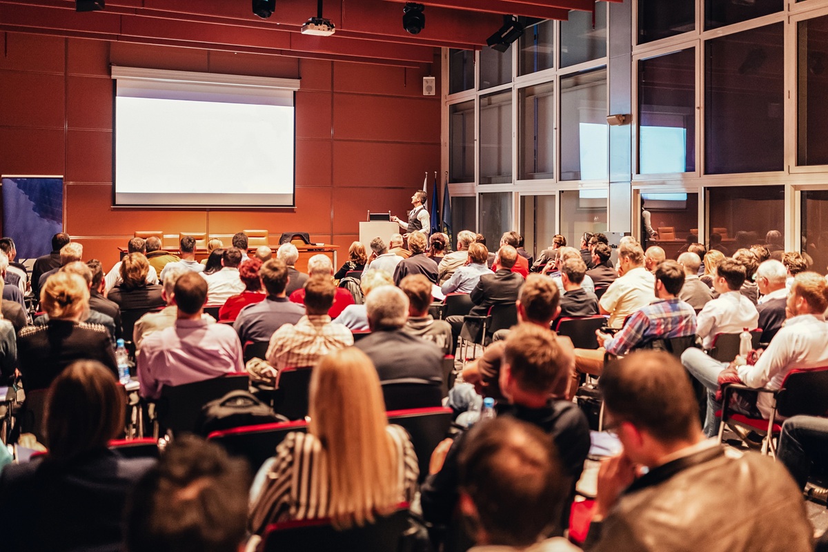 You are currently viewing Kongres Uzdrawianie Biologią 2025: jak ciało i emocje współtworzą proces zdrowienia