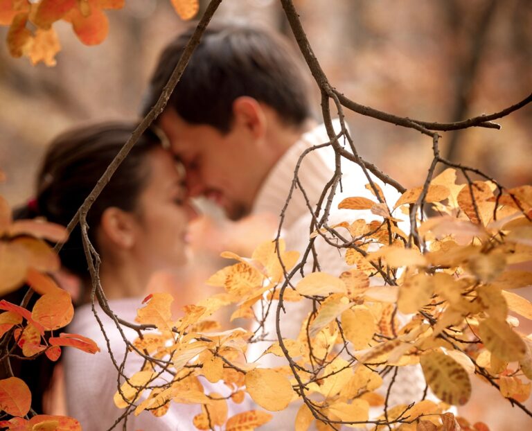 Read more about the article Związek w listopadzie: jak rozgrzać uczucia, gdy za oknem chłód