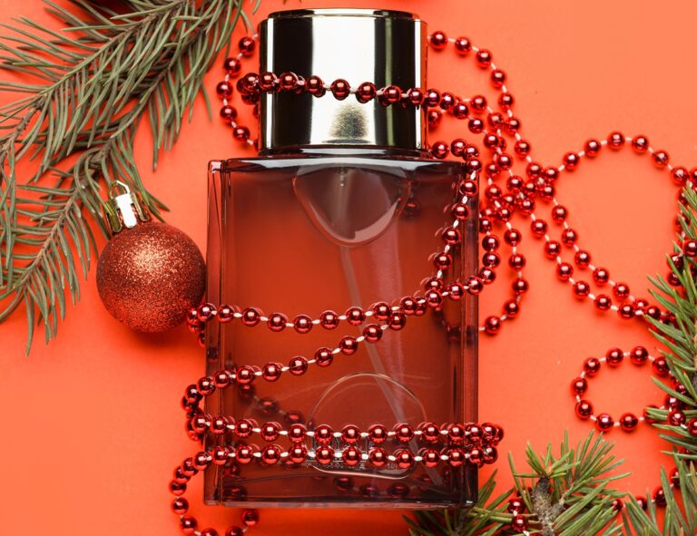 Read more about the article Jak dobrać perfumy na zimę do nastroju? Aromaty, które ogrzewają duszę i ciało