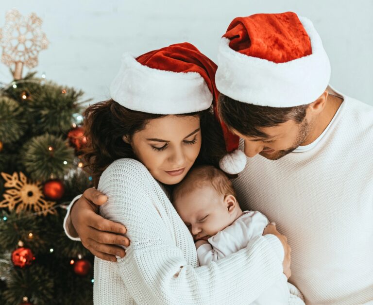 Read more about the article Jak nie dać się presji „idealnych” świąt z dziećmi?