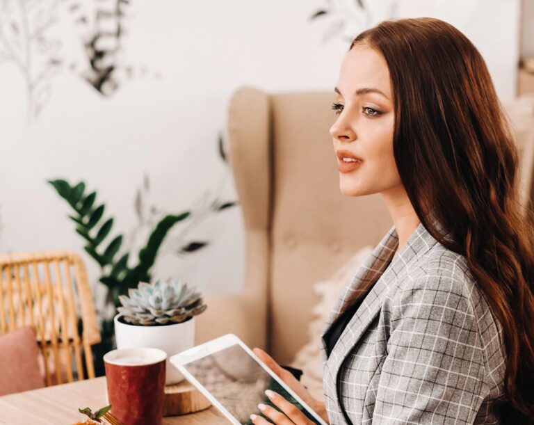 Read more about the article 17 pomysłów na biznes dla kobiet w 2026 roku