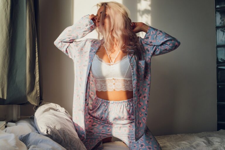 Moda na ciszę, offline i bycie „niedostępnym” – nowy trend czy naturalna reakcja na przebodźcowanie? Popularny portal dla kobiet e-Wenus.pl