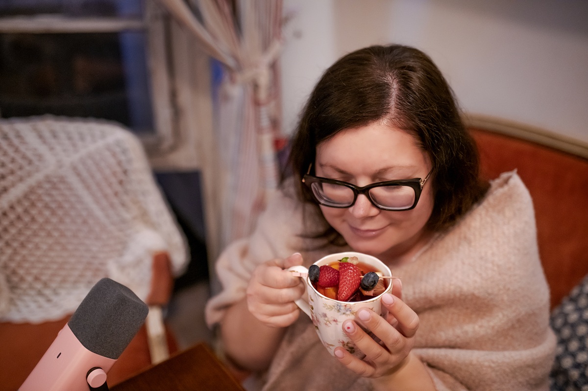 You are currently viewing Premiera podcastu „Dobrze Tu Być” – rozmowy, które zostają z Tobą na długo