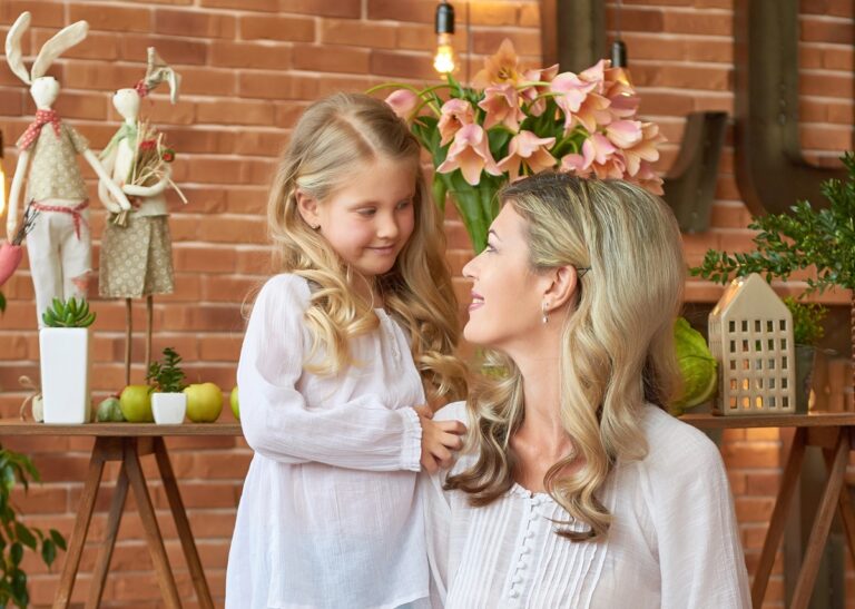 Read more about the article Wielkanoc oczami matek: między magią świąt a logistyką codzienności