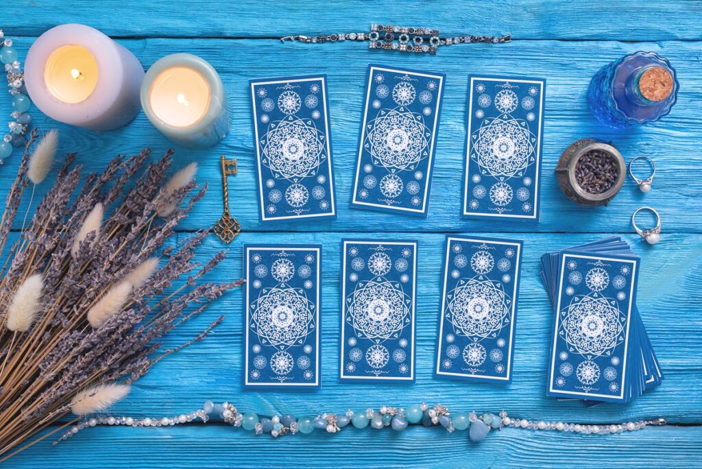 Horoskop na maj 2026 – tarot dla wszystkich znaków. Popularny portal kobieco-ezoteryczny e-Wenus.pl