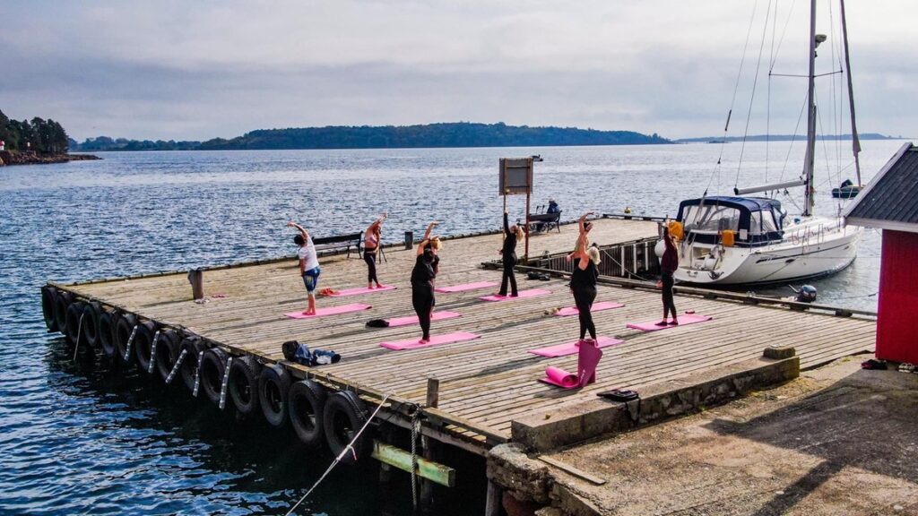 Mentalny reset w norweskiej naturze. Pilates & Yoga Camp na wyspie Husoy. Popularny portal dla kobiet e-Wenus.pl